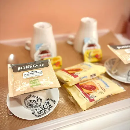 לינה וארוחת בוקר Rianna House 3*