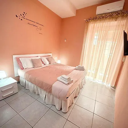 לינה וארוחת בוקר Rianna House 3*
