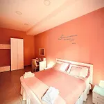 Rianna House 3* Naples