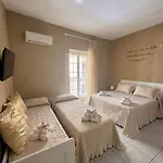 Rianna House Nápoly