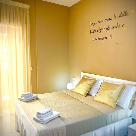 לינה וארוחת בוקר Rianna House נאפולי