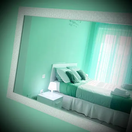 לינה וארוחת בוקר Rianna House נאפולי