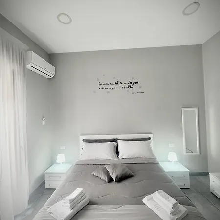 לינה וארוחת בוקר Rianna House