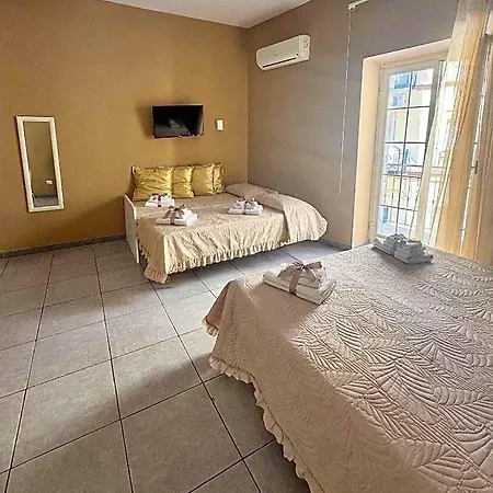 Rianna House B&B 나폴리