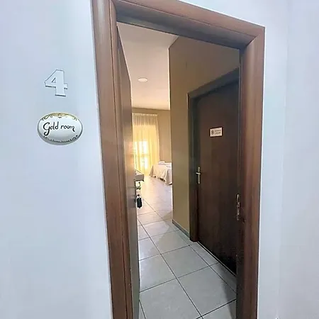 Rianna House