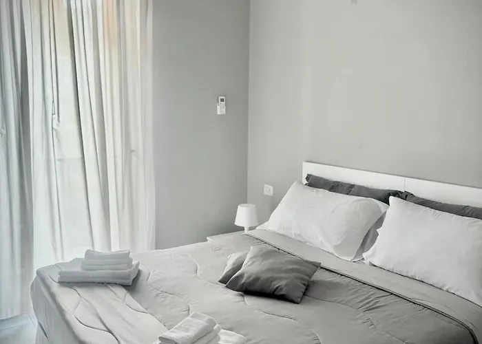 Rianna House Naples