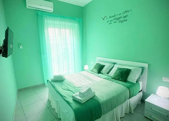 Rianna House 3* Naples